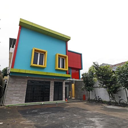 Reddoorz Plus Near Halim Perdanakusuma 2 Yakarta Exterior foto