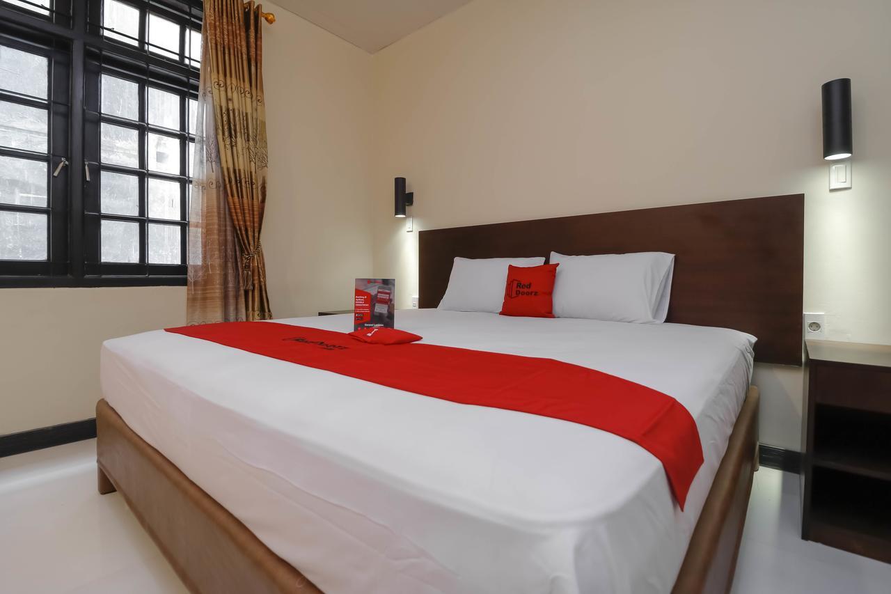 Reddoorz Plus Near Halim Perdanakusuma 2 Yakarta Exterior foto